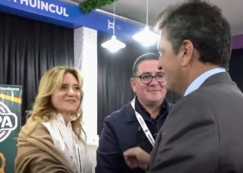 El ministro Sergio Massa estuvo en la AOG Patagonia y visitó el stand de Plaza Huincul