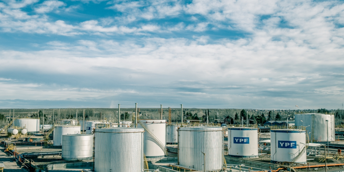 Plaza Huincul: La refinería de YPF está parada ¿cuándo comienzará a producir?