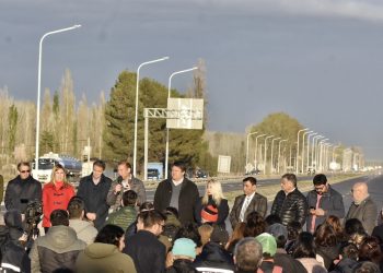 Gutiérrez prometió la autovía hasta Cutral Co en un acto de inauguración de la ruta 22 en Arroyito