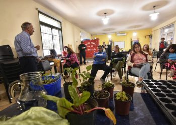 Se dictó una capacitación sobre cultivos hortícolas de estación en Plaza Huincul