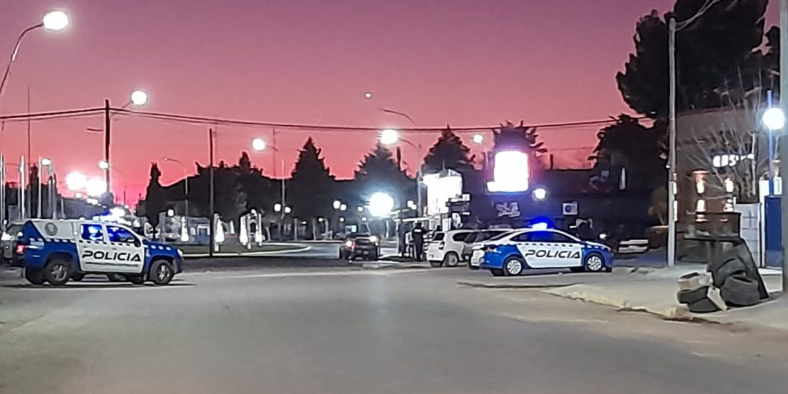 Plaza Huincul: un joven recibió dos puñaladas y fue internado