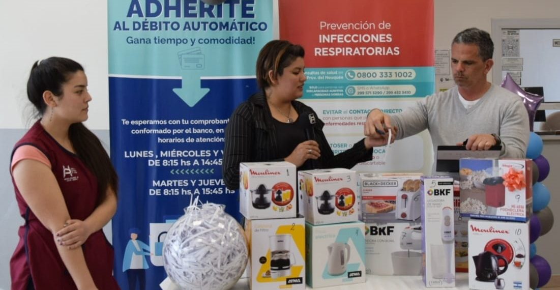 Los contribuyentes cumplidores fueron premiados en Plaza Huincul