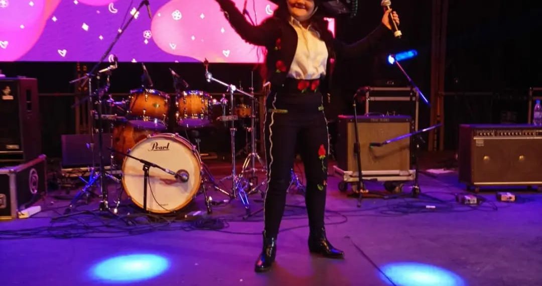 Dara Villar se sube a la fiesta de la Confluencia este domingo