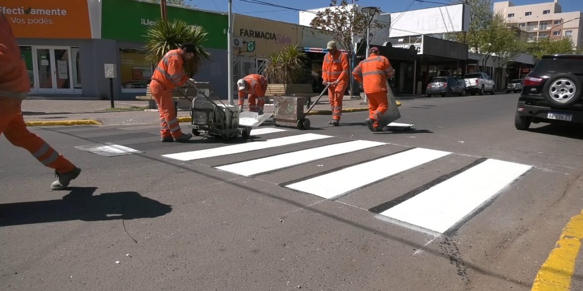 Demarcaron las sendas peatonales en el centro de Cutral Co