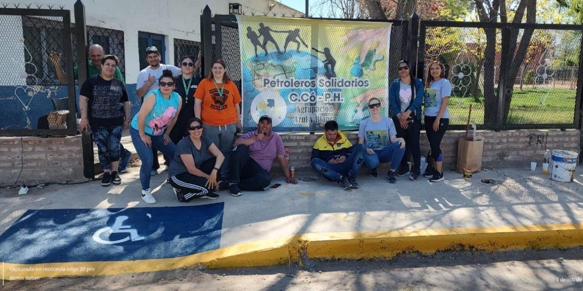 Petroleros Solidarios señalizó rampas para personas con discapacidad en Plaza Huincul