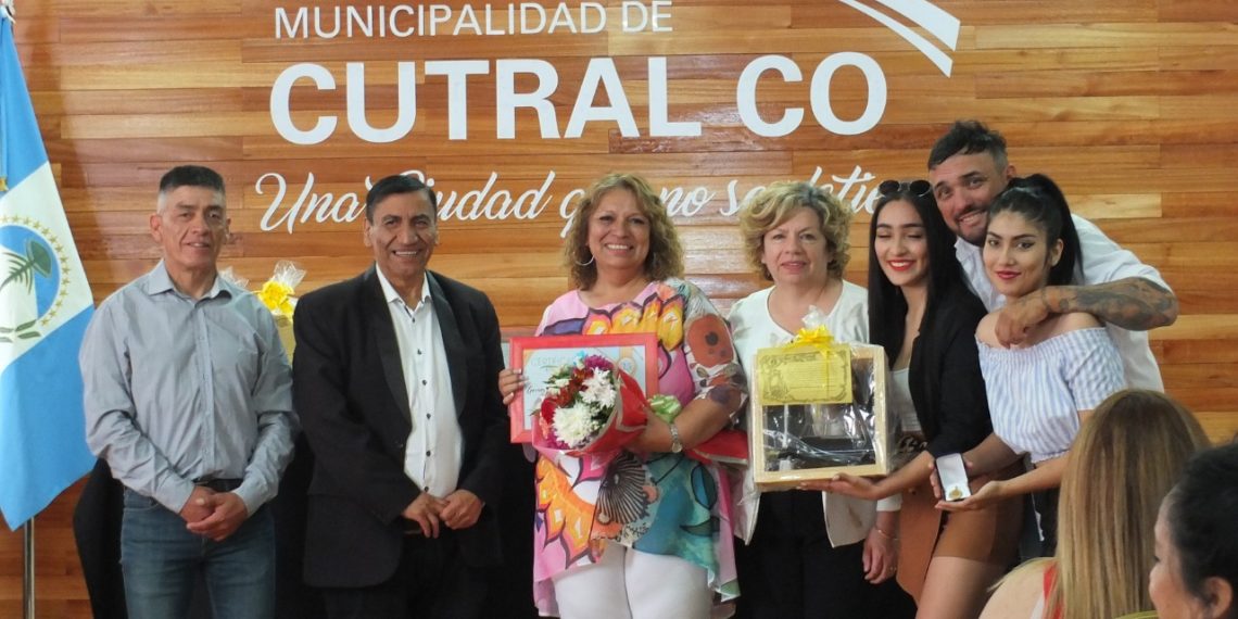 Recibieron medallas los empleados municipales con 25 años de servicio en Cutral Co