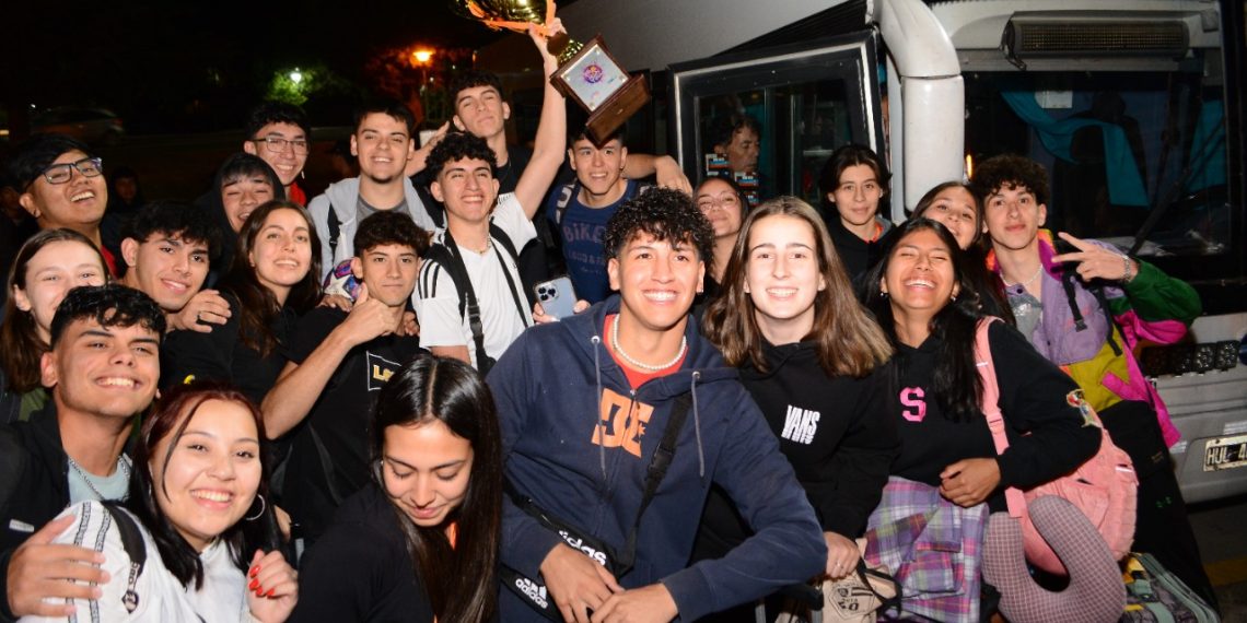 Los ganadores de la estudiantina de Cutral Co rumbo a Las Grutas