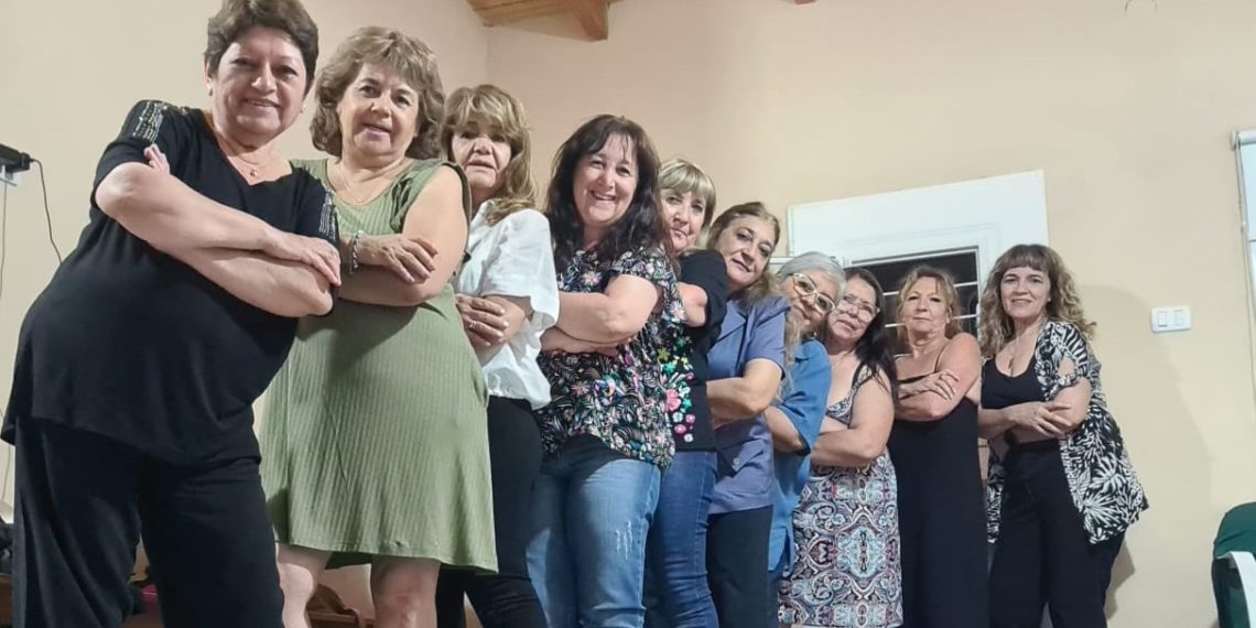 La Promoción 80 del CPEM N° 6 despidió el año en Cutral Co