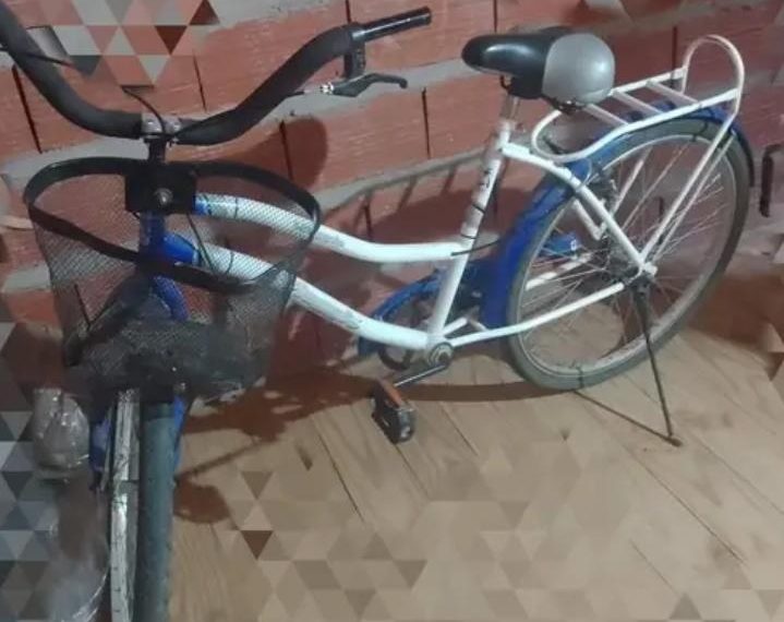 Cutral Co: Lo tiraron de la bicicleta para robársela y ahora la busca