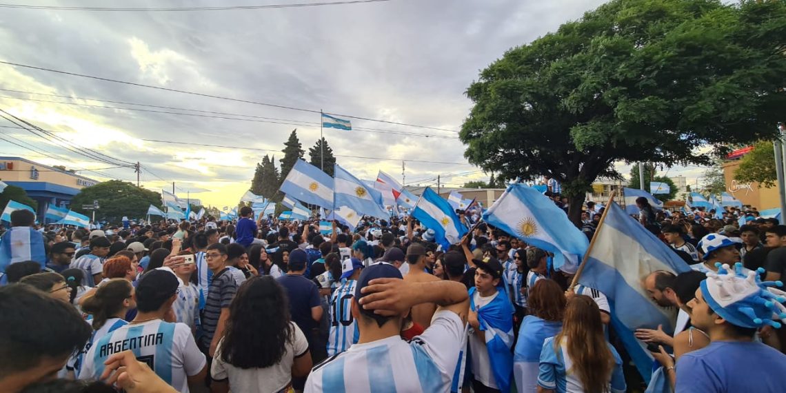 Otra vez festejo celeste y blanco en Cutral Co, ahora la selección en semis