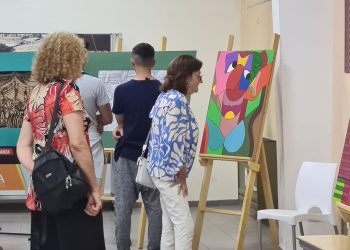 Cutral Co: artistas plásticos exponen en la muestra “Juntos pero diferentes”