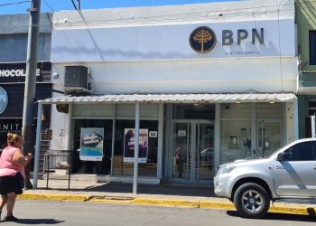 Usuarias denuncian que el BPN va a cerrar la sucursal de la avenida Carlos H. Rodríguez
