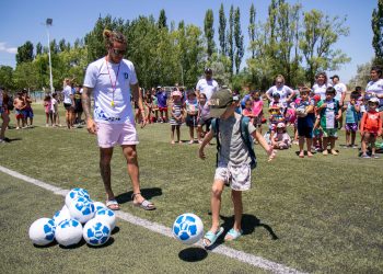 YPF aporta al desarrollo del deporte en colonias de verano de Neuquén y Río Negro