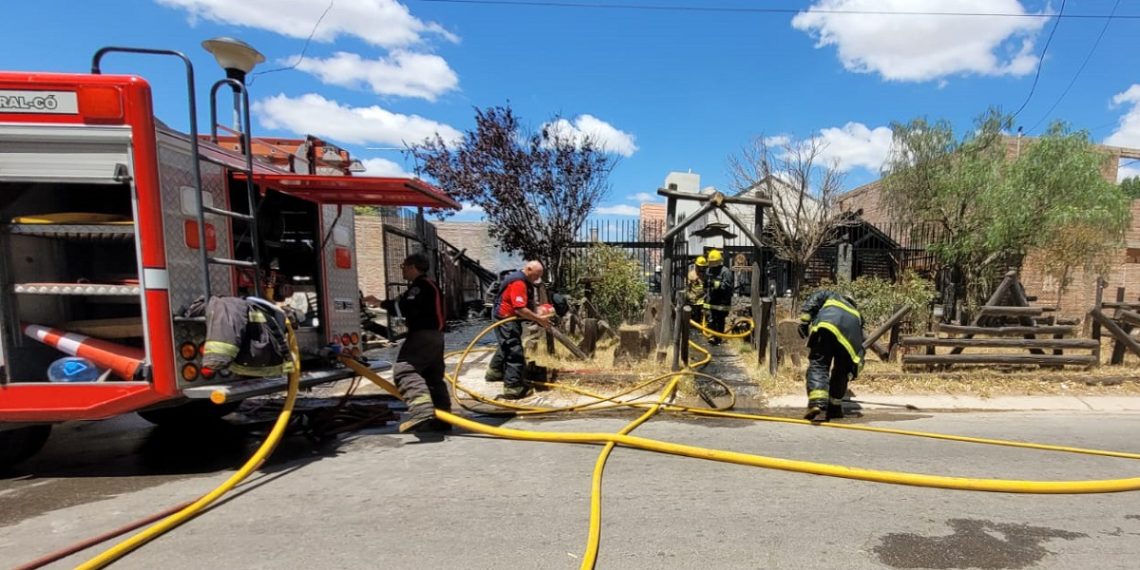 Cutral Co: colectan fondos para ayudar al vecino que perdió todo en el incendio