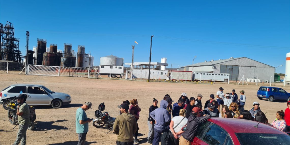 UOCRA protestó en NAO para ingresar trabajadores a la reconstrucción de la planta