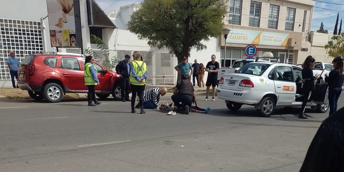 Cutral Co: atropellaron a una mujer y fue trasladada al hospital