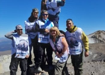 El grupo Trekk hizo cumbre en homenaje a los Héroes de Malvinas
