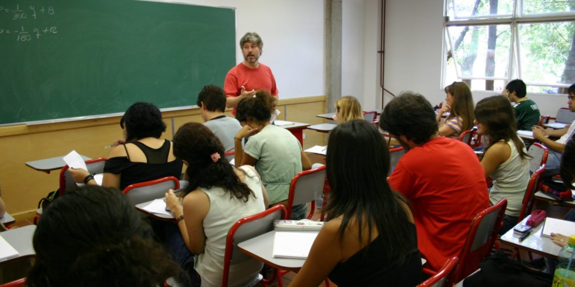 Escuelas secundarias no tendrán clases el lunes