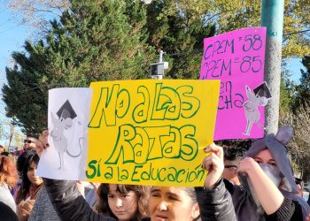 Los CPEM N° 58 y el 85 reclamaron soluciones ante el municipio de Plaza Huincul