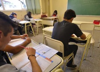 Si debes materias para terminar el secundario podés acceder al plan FinEs