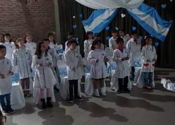 En la escuela primaria Nº 123 de Plaza Huincul hubo promesa de lealtad a la bandera