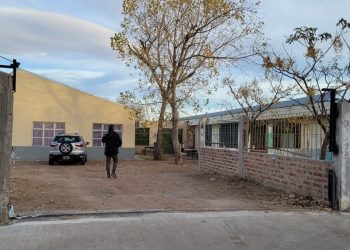 Se robaron un portón de 7 metros del IFD N° 1 de  Cutral Co