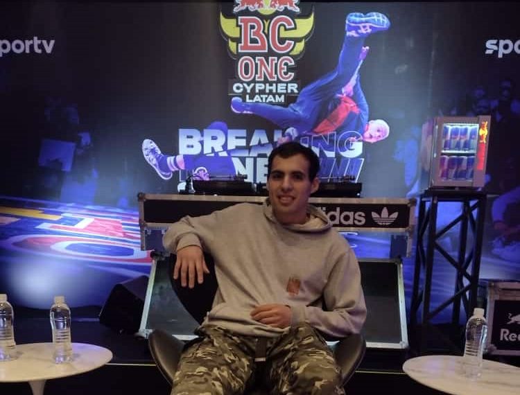 Iván Correa, bailarín de Break Dance, compite en Brasil representando a Cutral Co