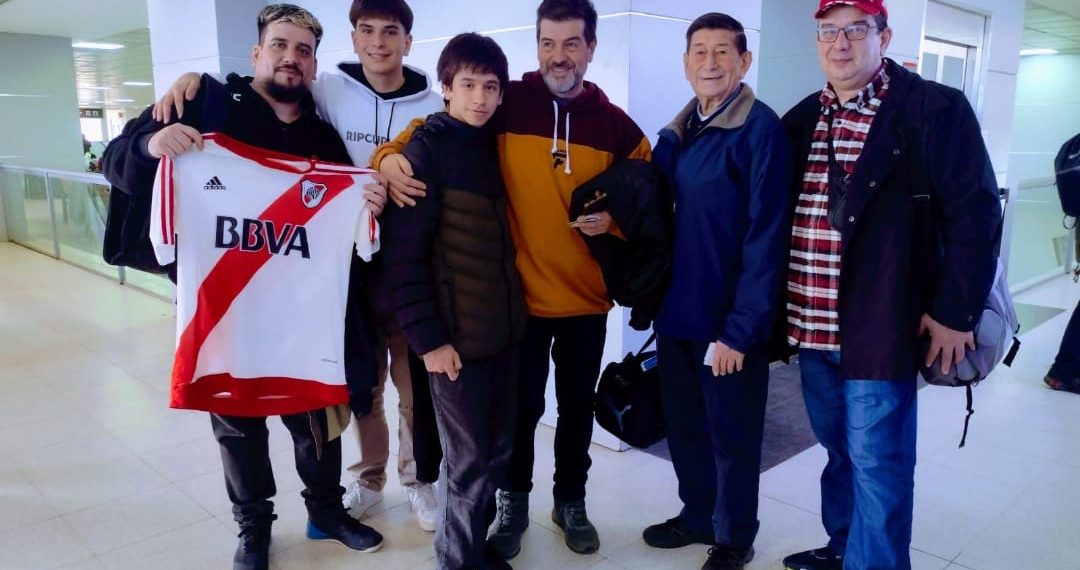 Un sueño cumplido: Mario Benegas celebró en el Monumental junto a su familia