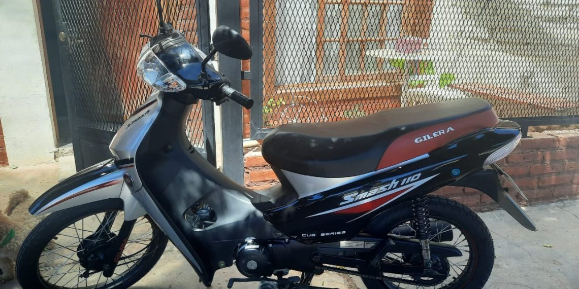 Cutral Co: le robaron la moto a una joven y busca datos