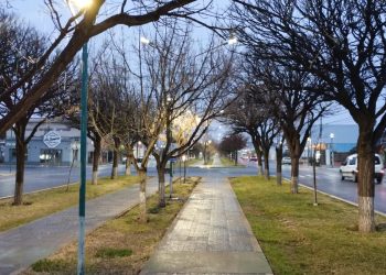 Se cumplió el pronóstico y nieva en Plaza Huincul y Cutral Co