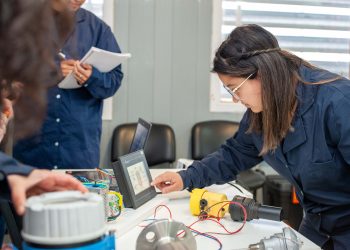 Empezó la inscripción para los cursos avanzados de Educación Técnico Profesional de Fundación YPF