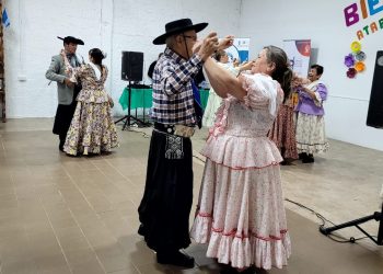 Atardecer Feliz inauguró reformas en su edificio con baile y mucha emoción