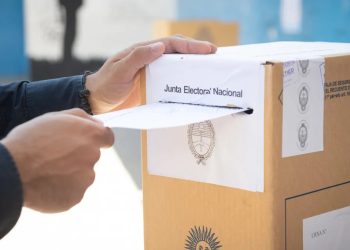 Cutral Co sin memoria: gana Javier Milei en las primeras mesas
