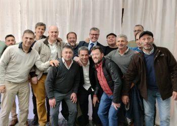 Larraza vivió un día muy emotivo y lo celebró con amigos de la infancia