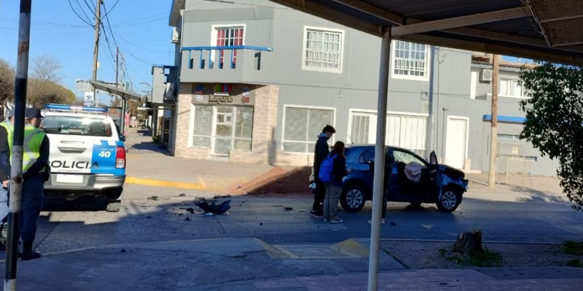 Cutral Co: un hombre fue derivado a la guardia luego de un choque en la avenida