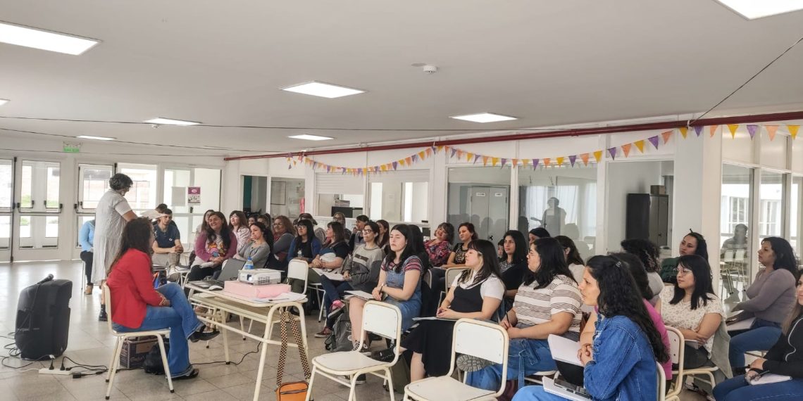 Hubo taller para estudiantes de los profesorados docentes 1 y 14 en Cutral Co