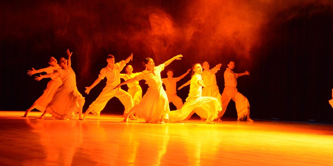 Cutral Co: El Ballet Folklórico presentó “Agua de Fuego – El Renacer del Pueblo”