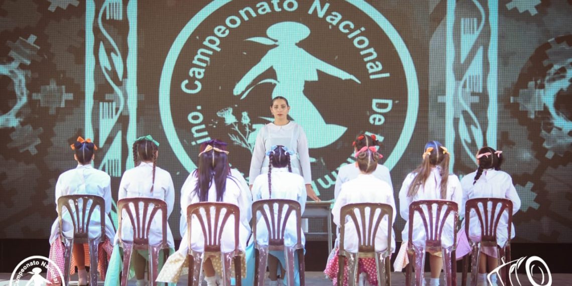 La bailarina de Plaza Huincul, Maia Cardozo, es la campeona nacional juvenil de Malambo