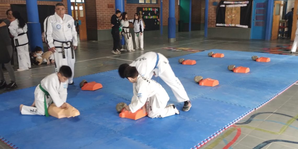 Plaza Huincul: Hubo curso de RCP a cargo de la escuela de Taekwondo Tiger