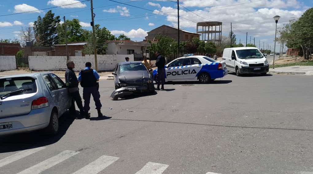 Cutral Co: chocaron dos autos y una niña fue trasladada hasta la guardia del hospital