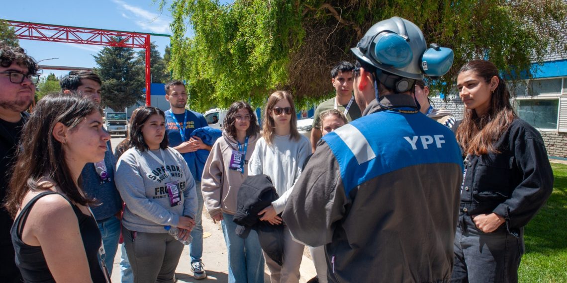 Estudiantes de ingeniería química visitaron el Complejo Industrial Plaza Huincul de YPF