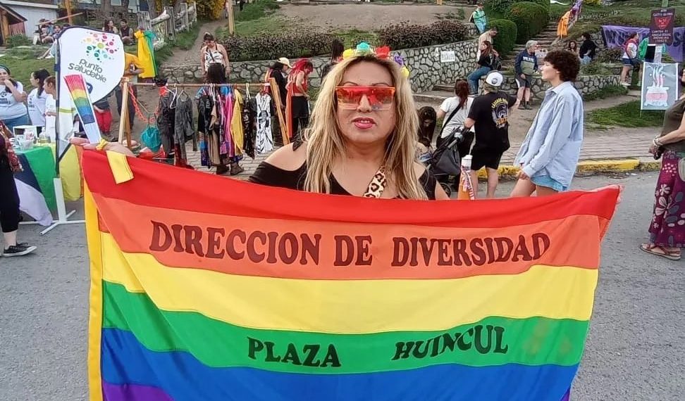 Plaza Huincul participó de la marcha del orgullo en Villa la Angostura