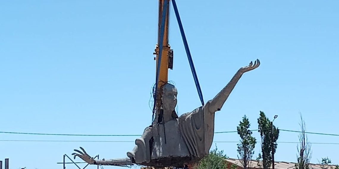 Avanza la construcción del monumento a la Mujer en Cutral Co