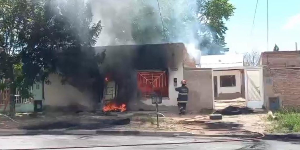 Cutral Co: controlaron el fuego en la casa del agresor del Ruca Quimey