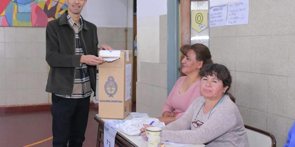 Cutral Co: Jesús San Martín votó en la escuela 45