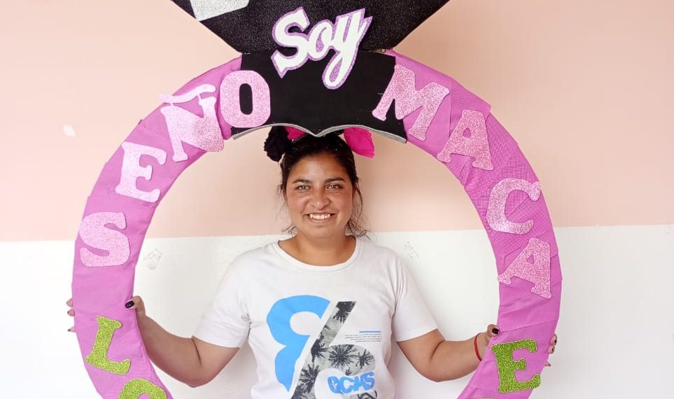 Saludan a una egresada en Cutral Co