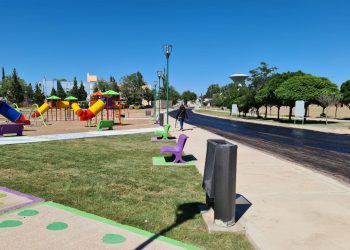 Plaza Huincul asfaltó el pasaje que conectará a tres barrios