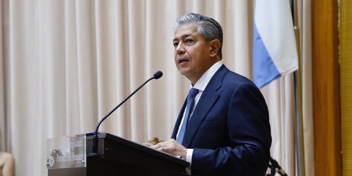 Rolando Figueroa asumió la gobernación de Neuquén