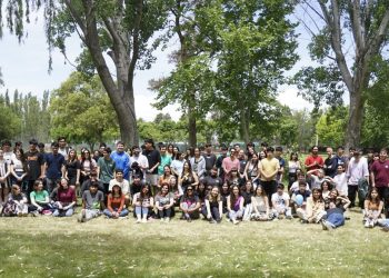 Pampa Energía entregó becas a 340 estudiantes