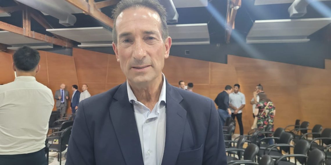 El ministro Tobares aseguró que no entregarán subsidios a través de las organizaciones sociales
